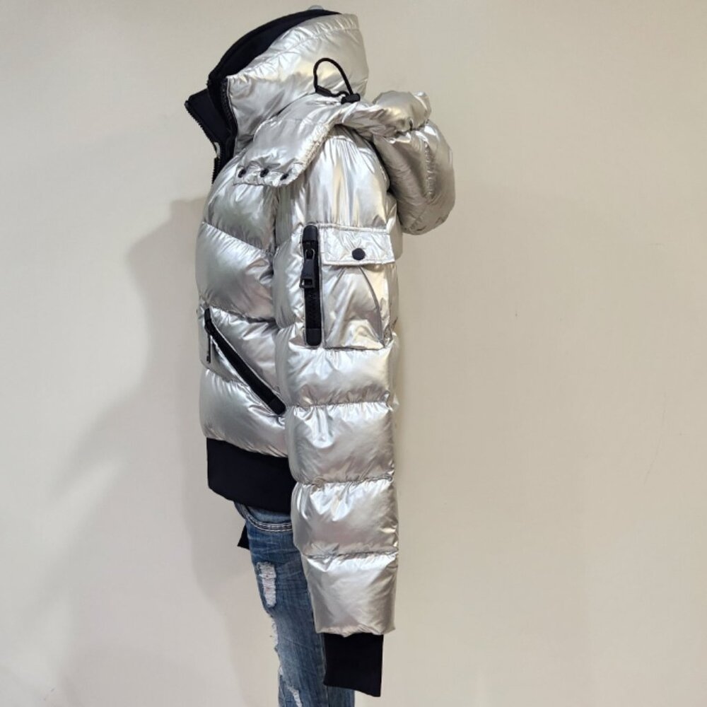 💥HOT ITEM!💥SAM. Bungalow Puffer Jacket in Glossy Metallic Silver - Picture 11 of 16
